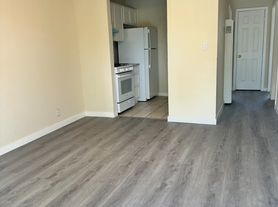 9427 S. Broadway - 10