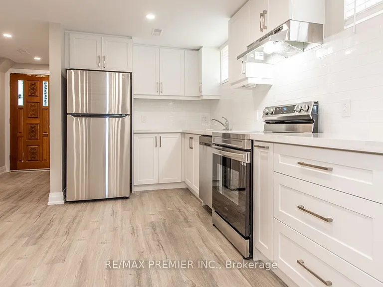 569 Roding St #BASEMENT — Photo 17