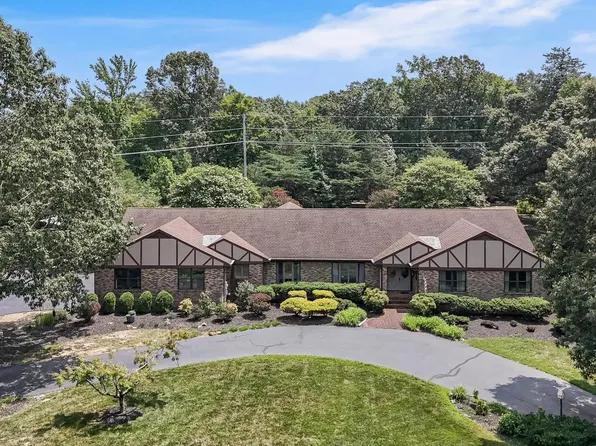 10555 Prince Charles Dr, La Plata, MD 20646