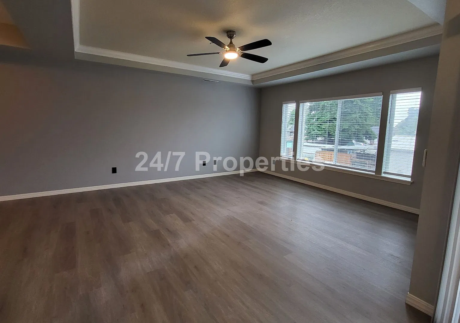 Spacious & Modern 2 BD | 2.5 BA Townhome - Molalla — Photo 4