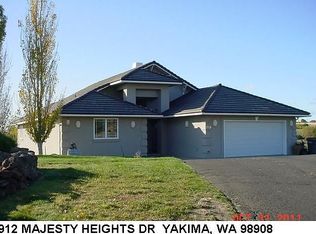 912 Majesty Heights Dr, Yakima, WA 98908