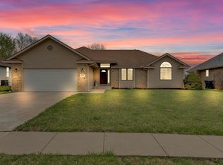 2738 SW Chauncey Ct, Topeka, KS 66614