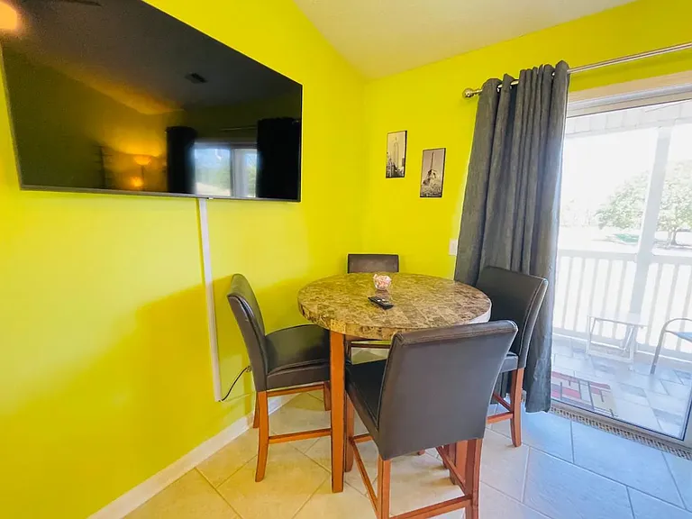 581 Blue River Ct #H — Photo 9