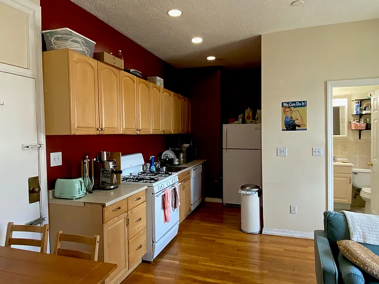 447 Park Dr #3 — Photo 2