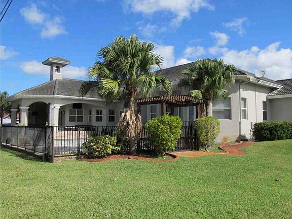 3rd image of 901 NW 122nd Ave