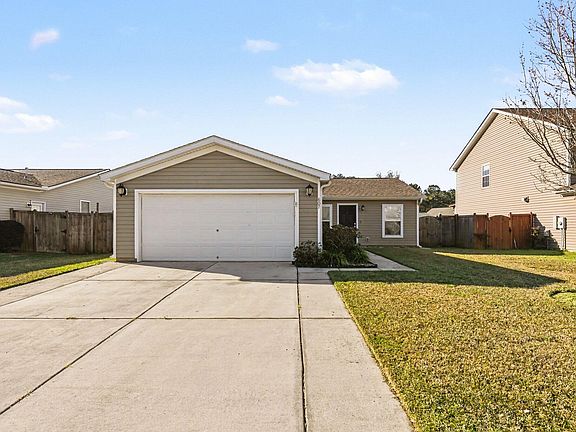 3rd image of 607 Grassy Hill Rd