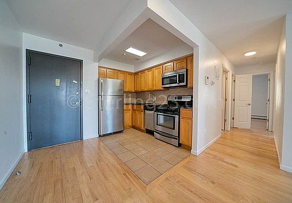 3rd image of 2214 Astoria Blvd APT 5