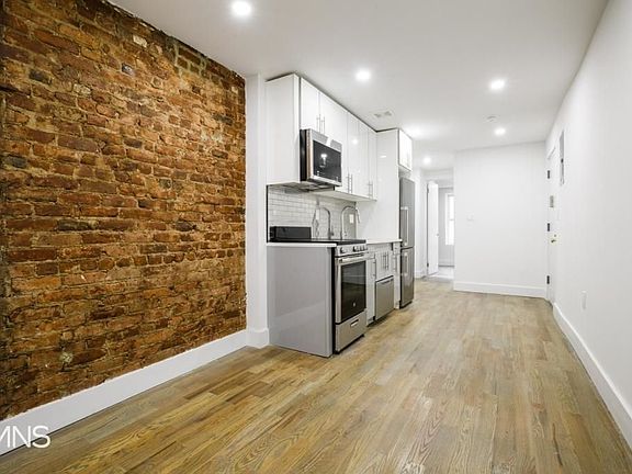 4th image of 185 Hester St #1F1