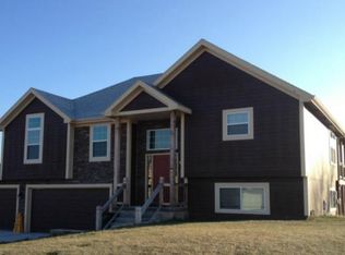 3015 158th St, Basehor, KS 66007