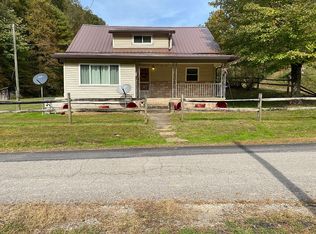 688 Daniels Run Rd, Millstone, WV 25261