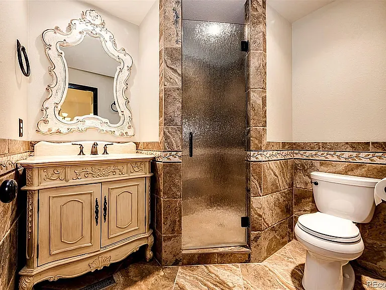 3383 Mount Royal Dr — Photo 30
