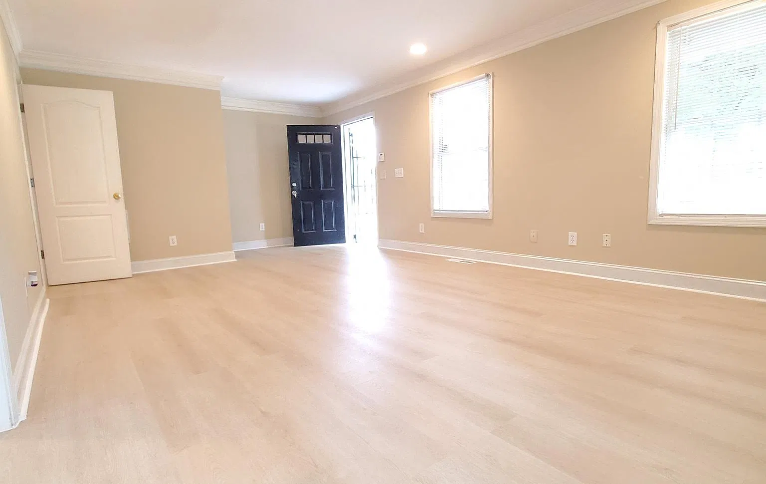 1456 Kennesaw Dr NW — Photo 3