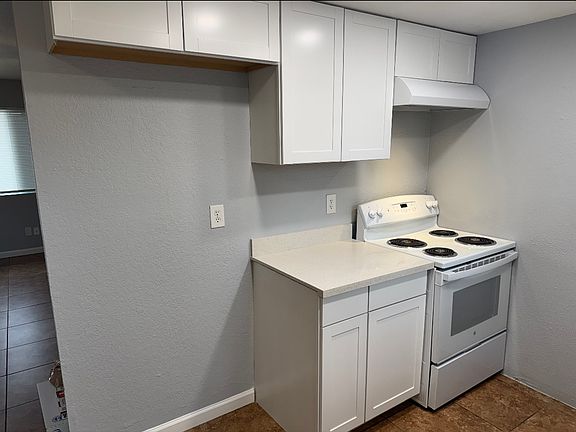 3rd image of 3156 Wentworth Dr #3156