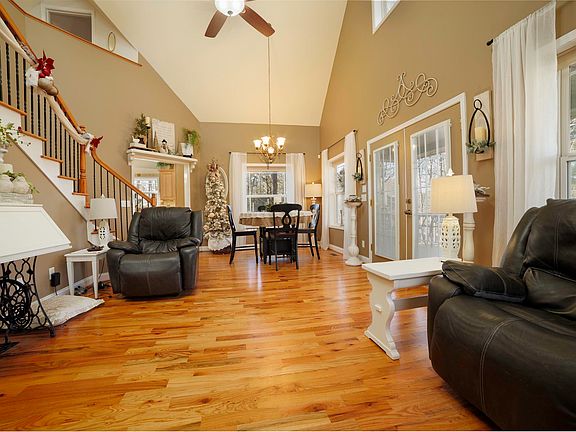4th image of 34 Azalea Dr