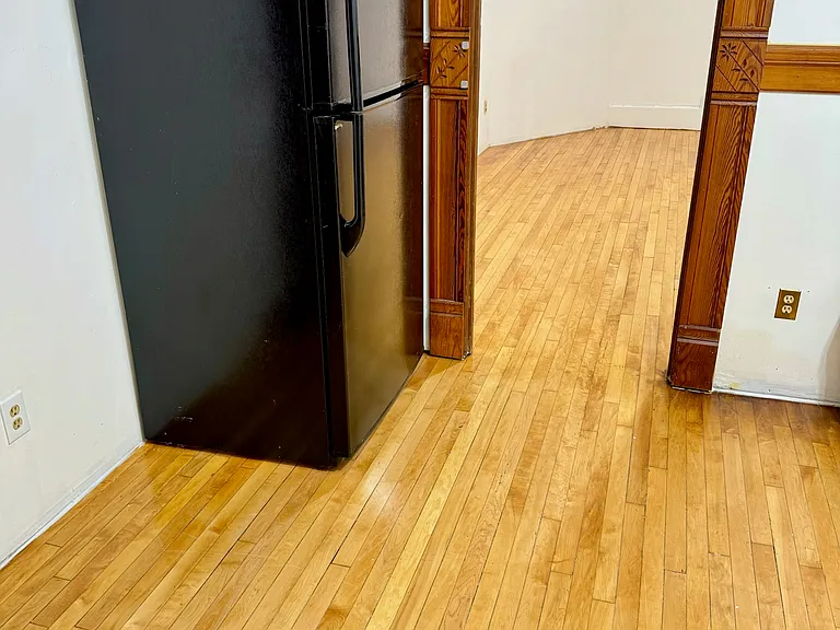 18 E Main St #4 — Photo 6
