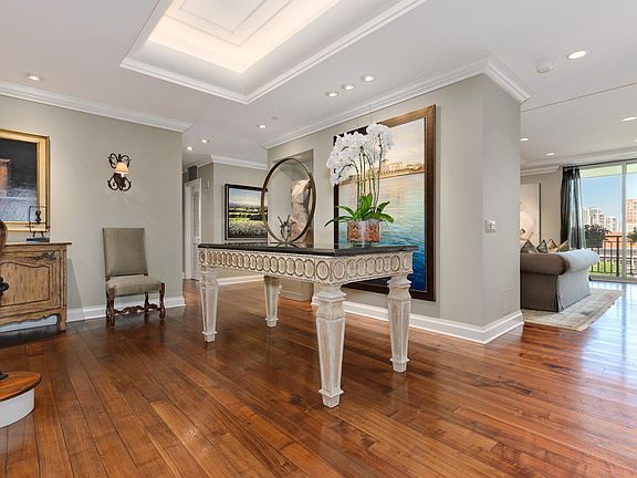 2nd image of 55 W Delaware Pl APT 1101