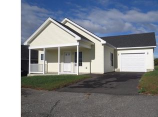 62 Village Cir, Augusta, ME 04330