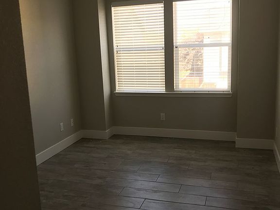 2nd image of 1310 Roycroft Ln #2167-01