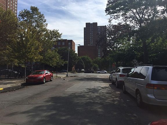 5th image of 827 Underhill Ave #1B