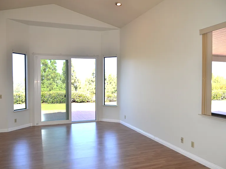 12065 Tretagnier Cir — Photo 4