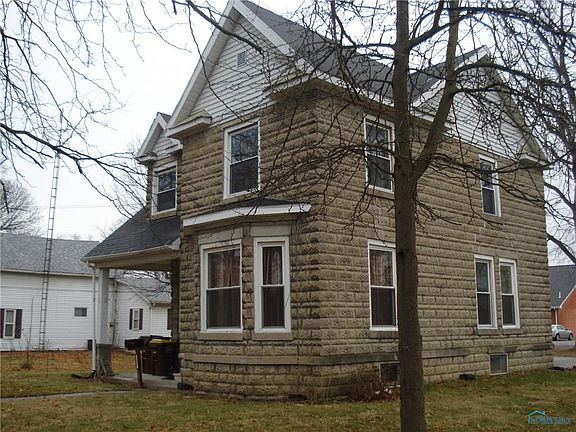 3rd image of 125 W Lawrence St