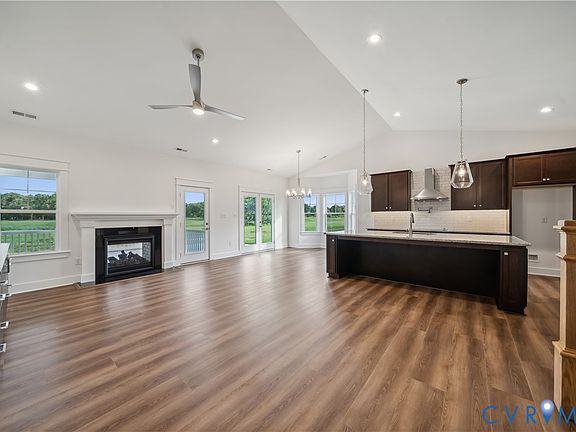 4th image of 114 Logan Way