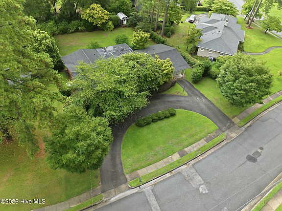 4th image of 1203 Greenbriar Road