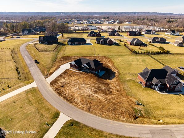 200 Brennan Ct, Shepherdsville, KY 40165