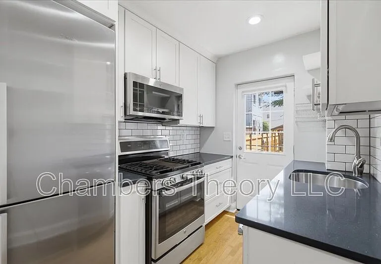 1535 Constitution Ave NE — Photo 9