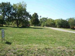 202 SE Oak St, Melvern, KS 66510