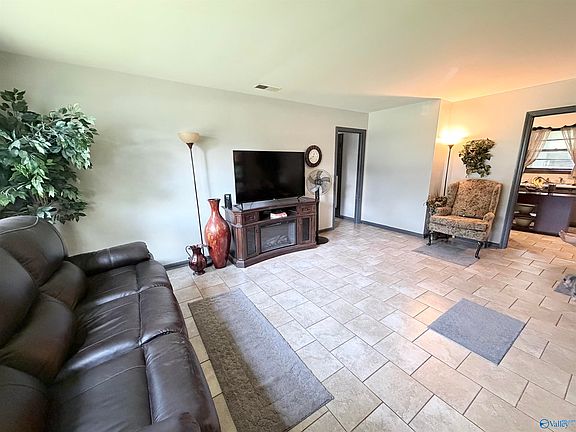 4th image of 1414 10th Ave SE