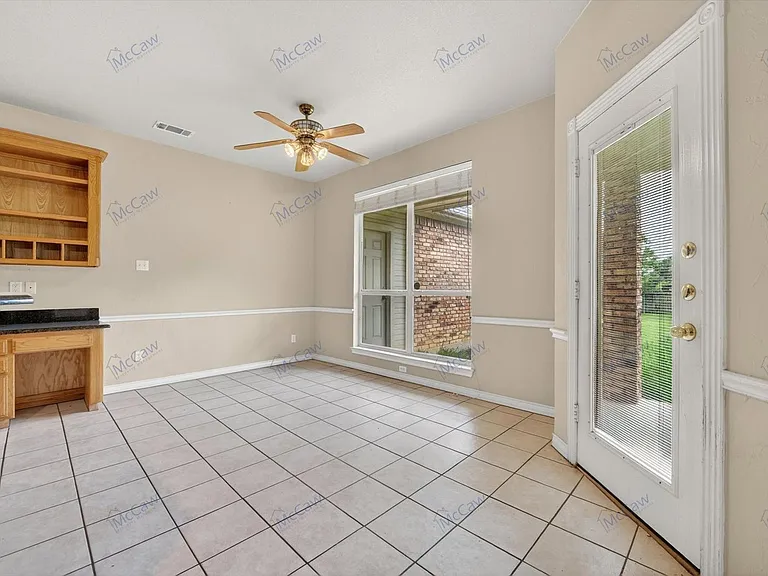 914 Dove Creek Trl — Photo 7