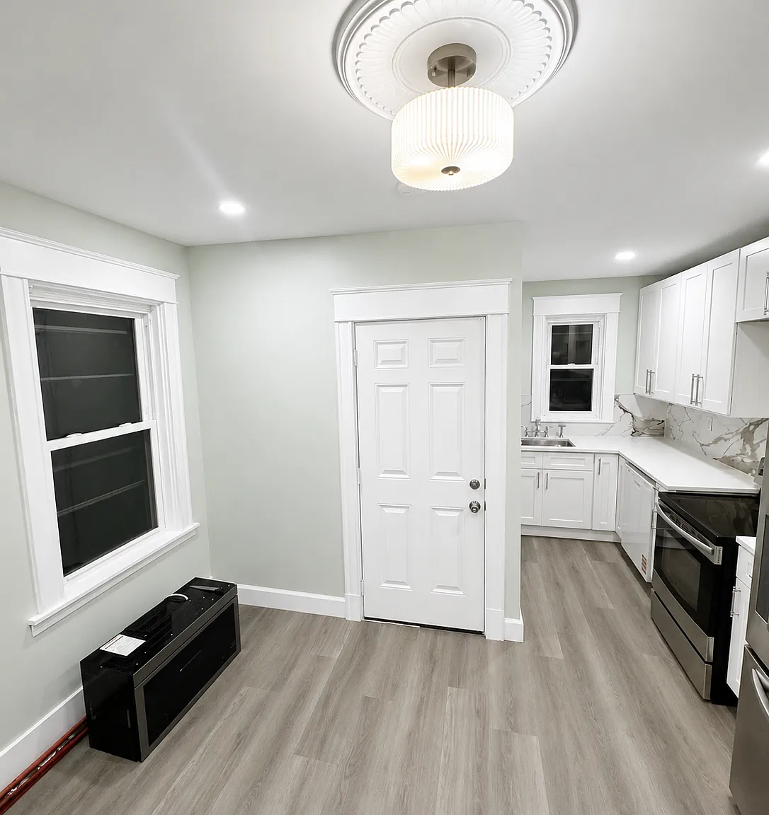 3 bed, 1250 sqft, $2,350 — Photo 2