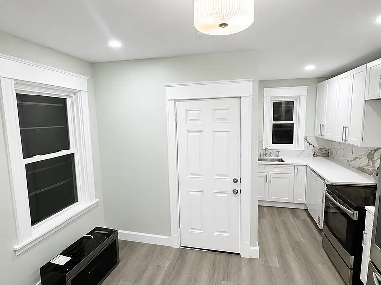 12-14 Whitney St #2 — Photo 2