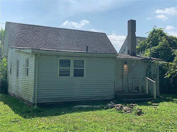3rd image of 4026 N Boulevard Pl