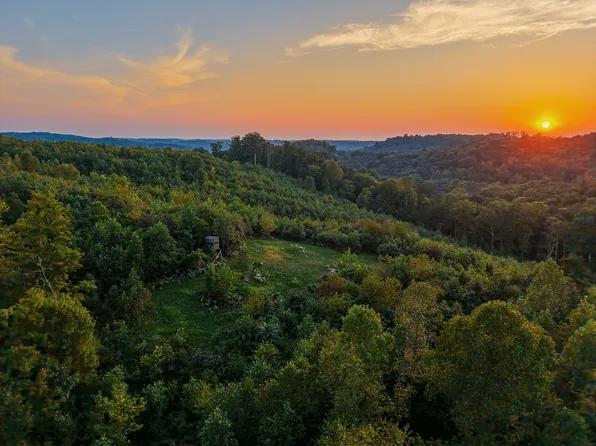 175 Comer School Rd, Oak Hill, OH 45656