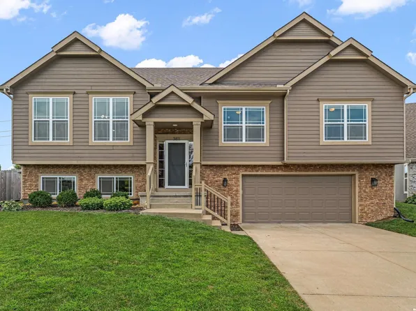 3811 Daylily Ct, Lawrence, KS 66049