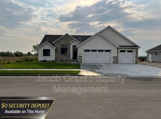 5694 Eaglewood Dr, Idaho Falls, ID 83401