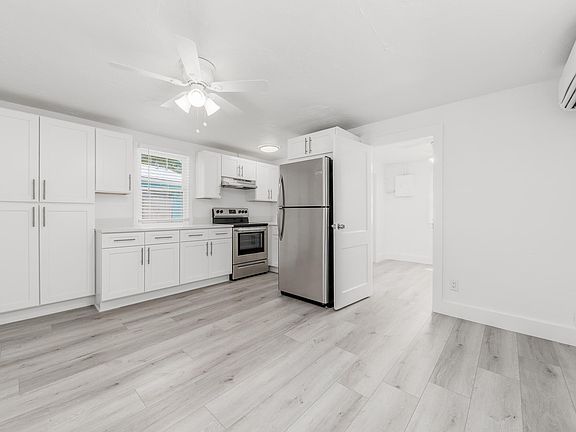 4th image of 2521 NE Pine Ave