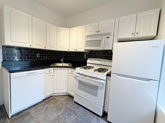 4th image of 304 W 14th St APT 3C