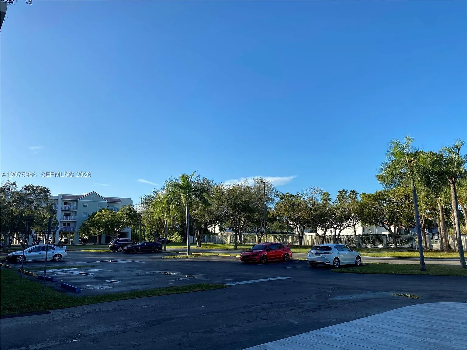 Saga Bay Gardens Condo — Photo 4