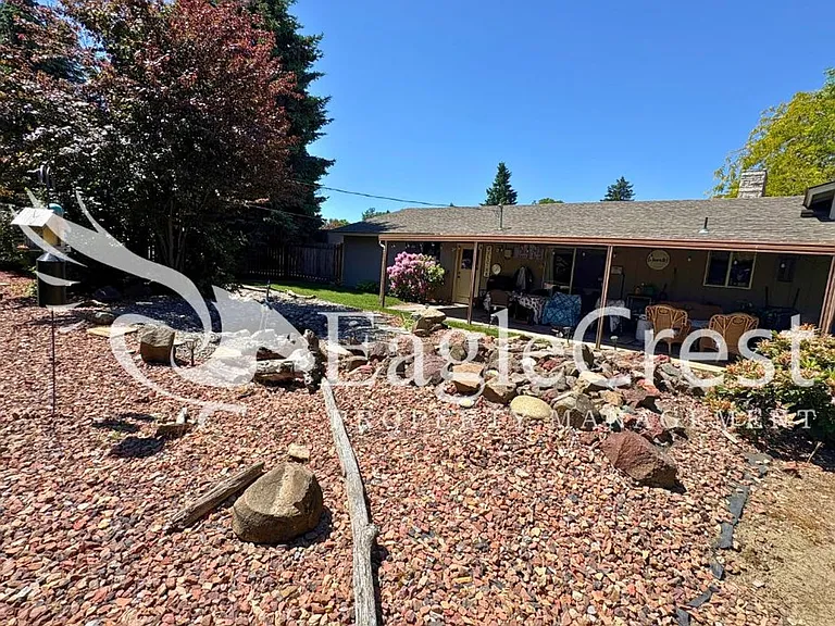 924 Shasta Dr — Photo 28