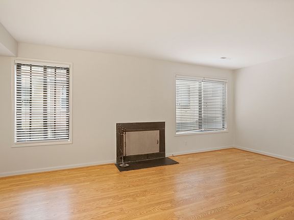 3rd image of 1706 Dogwood Dr