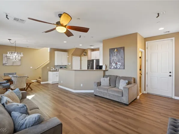 6121 Sinatra Sands Ct, Las Vegas, NV 89130