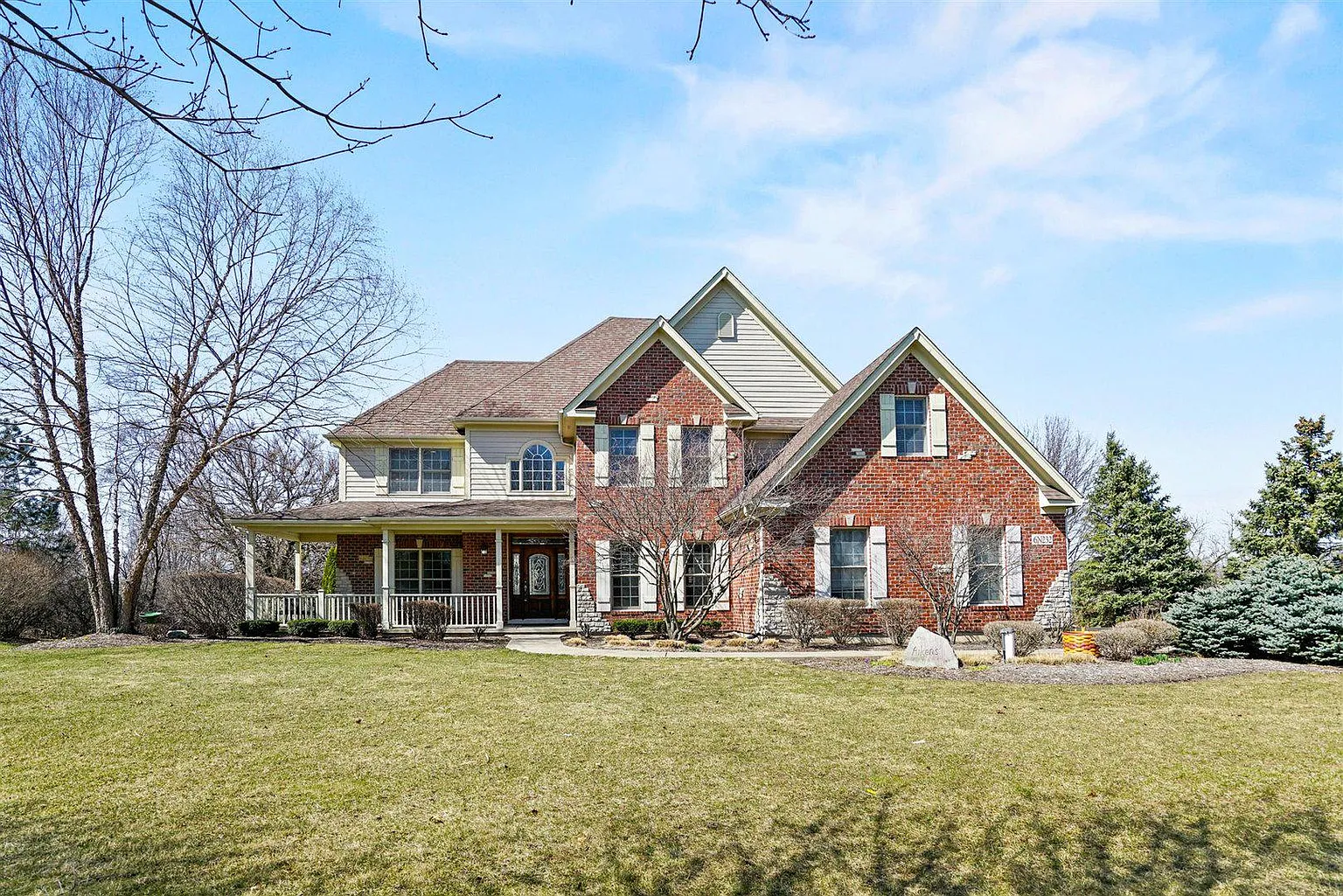6N232 W Ridgewood Ln photo 1