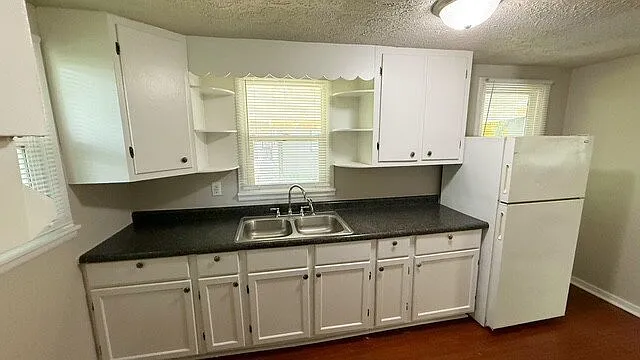 2059 N Priscilla Ave — Photo 5