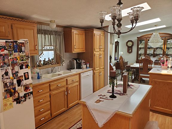 5th image of 987 Rayme Dr