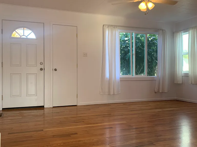 1875 Blakeslee Ave — Photo 13