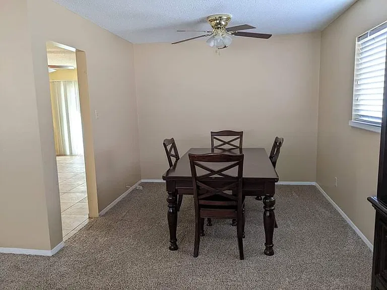2000 Thomas Dr — Photo 5