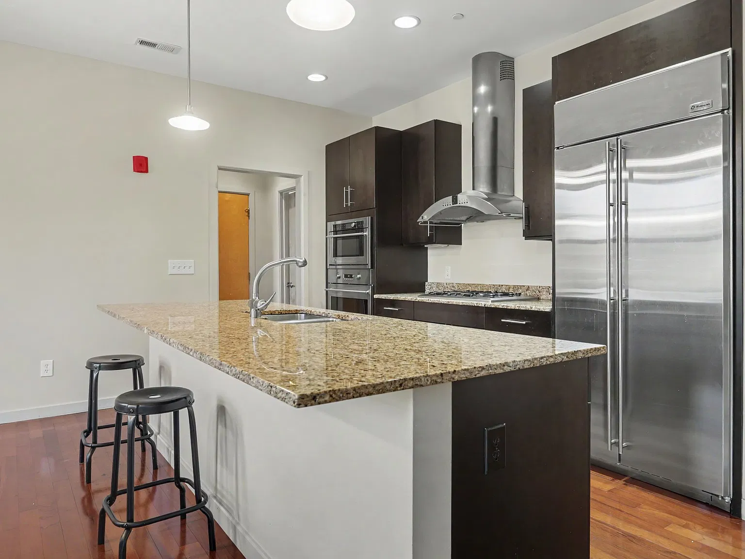 2 bed, 1431 sqft, $2,500 — Photo 3